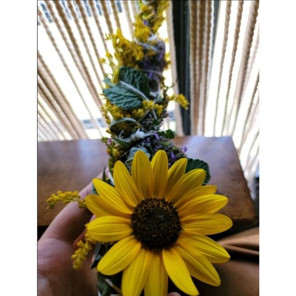 sustainably wildcrafted 🌿 herbal smudge bundles - Picture 2 of 4